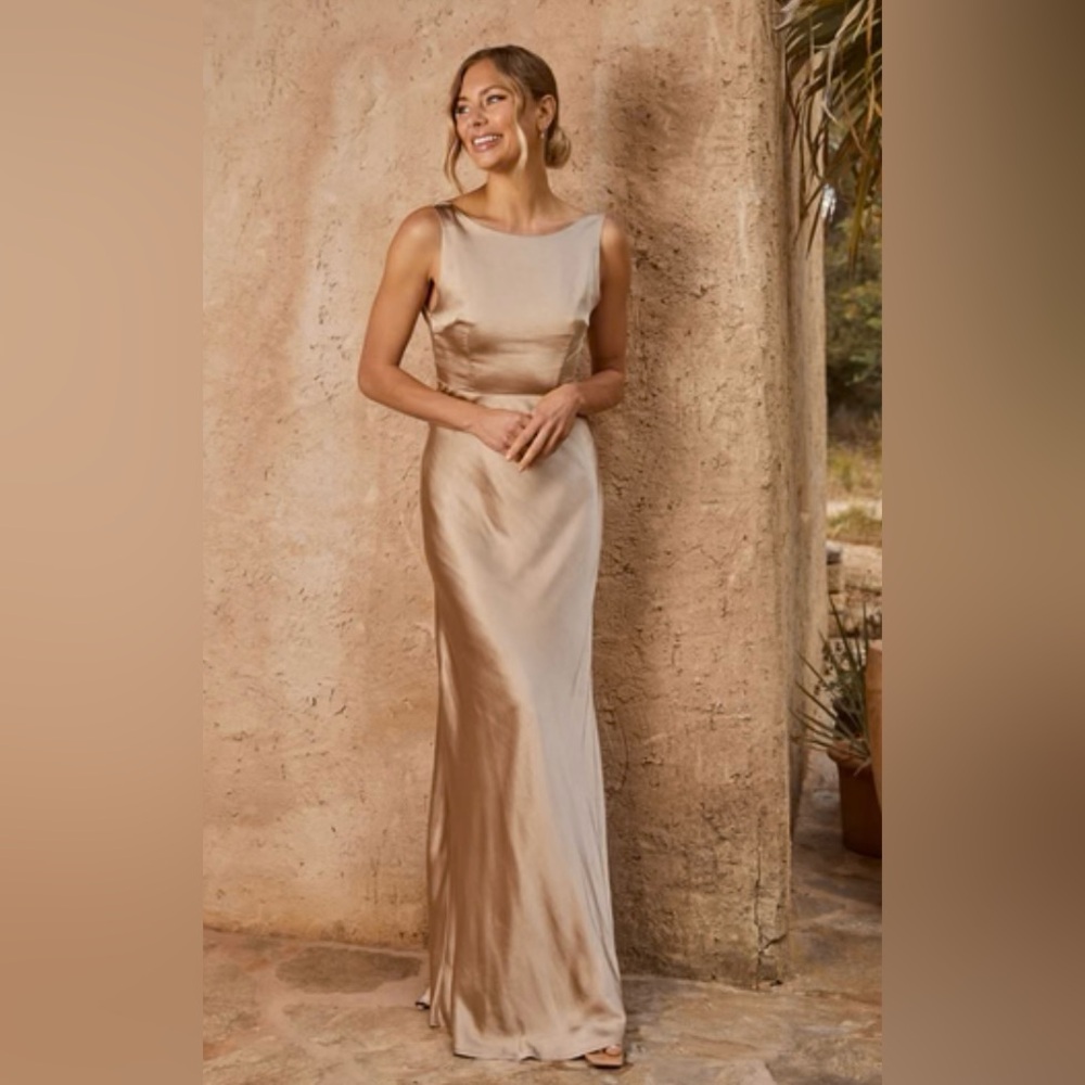 JANE
Cowl Back Satin Bridesmaid Dress - Champagne